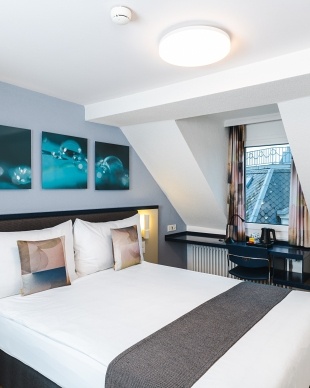 hotel bristol zurich small budget double room