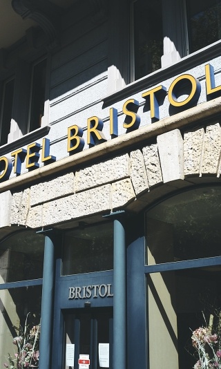 Hotel Bristol Eingang